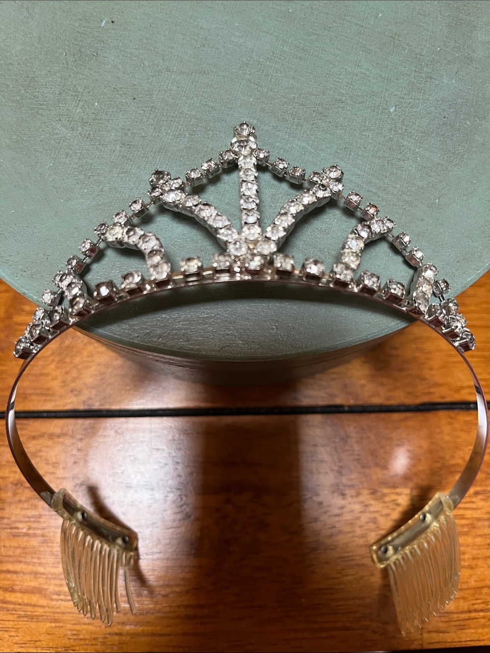Vintage Rhinestone Faux Diamonds Silver Tiara Headband - Picture 3 of 9
